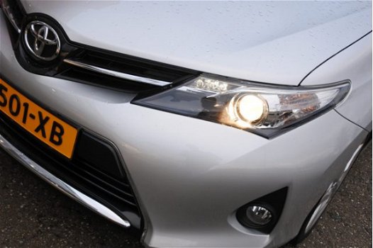 Toyota Auris - 1.3 VVTi Dynamic Sport | Panoramadak | navigatie | regen en licht sensor | 17 