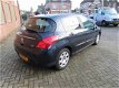 Peugeot 308 - access - 1 - Thumbnail