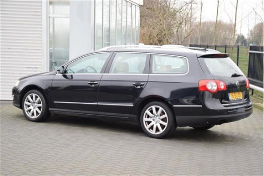 Volkswagen Passat Variant - 2.0 TDI Highline 2006 Clima Airco Navigatie - 1