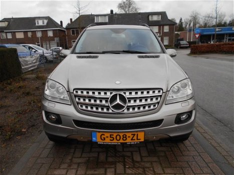 Mercedes-Benz M-klasse - 280 CDI NAVIGATIE/XENON/ELEKTRISCHE-ACHTERKLEP/PARKEERSENSOREN - 1