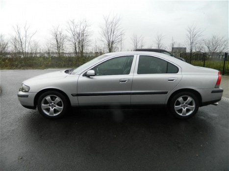 Volvo S60 - 2.5 T Geartronic AUTOMAAT LEER NAVI XENON YOUNGTIMER - 1