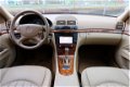 Mercedes-Benz E-klasse Estate - 230 Business Class Elegance Aut. Leder/Xenon/Navi/LMV/PDC - 1 - Thumbnail