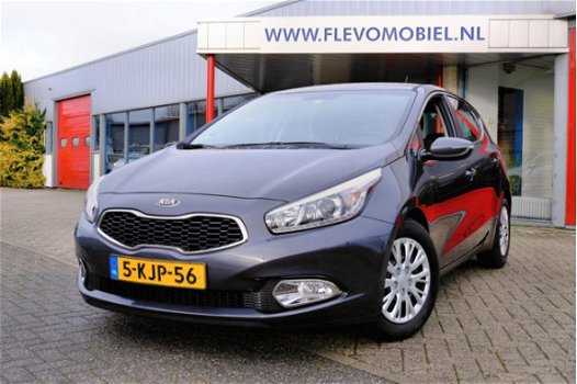 Kia Cee'd - 1.6 GDI Business Pack 5-Deurs Navi/PDC/A-cam - 1