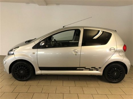 Toyota Aygo - 1.0-12V + AIRCO ELEK RAMEN CENT VERG UITGEBREID AUDIOSYS PRIVACY GLAS ZEER NETTE AUTO - 1