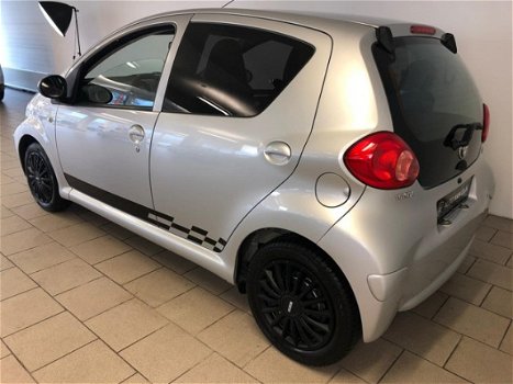 Toyota Aygo - 1.0-12V + AIRCO ELEK RAMEN CENT VERG UITGEBREID AUDIOSYS PRIVACY GLAS ZEER NETTE AUTO - 1