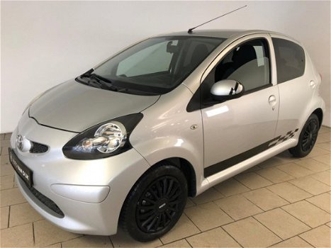 Toyota Aygo - 1.0-12V + AIRCO ELEK RAMEN CENT VERG UITGEBREID AUDIOSYS PRIVACY GLAS ZEER NETTE AUTO - 1