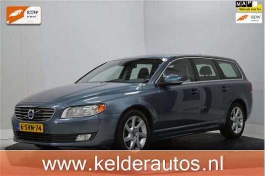 Volvo V70 - 1.6 D2 Kinetic Navi, Clima, Cruise, Pdc, Trekhaak, Mooie auto - 1