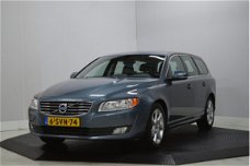 Volvo V70 - 1.6 D2 Kinetic Navi, Clima, Cruise, Pdc, Trekhaak, Mooie auto