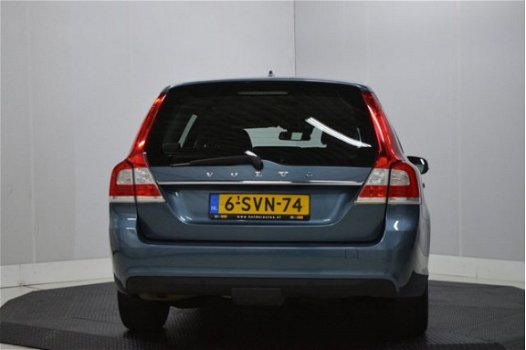 Volvo V70 - 1.6 D2 Kinetic Navi, Clima, Cruise, Pdc, Trekhaak, Mooie auto - 1