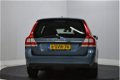 Volvo V70 - 1.6 D2 Kinetic Navi, Clima, Cruise, Pdc, Trekhaak, Mooie auto - 1 - Thumbnail