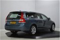 Volvo V70 - 1.6 D2 Kinetic Navi, Clima, Cruise, Pdc, Trekhaak, Mooie auto - 1 - Thumbnail