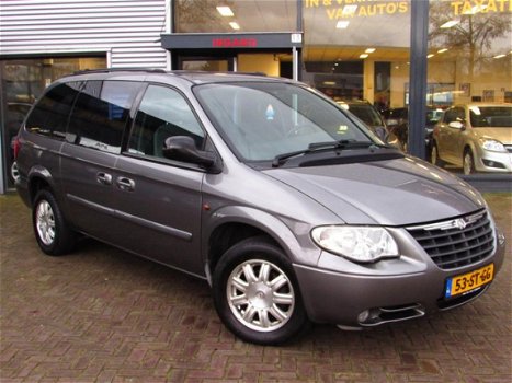 Chrysler Grand Voyager - 3.3i V6 SE Luxe Stow & Go 7Pers Navi Aut - 1