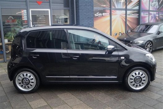 Volkswagen Up! - 1.0 high up BlueMotion / Airco / Pano / PDC / Cruise / N.A.P - 1
