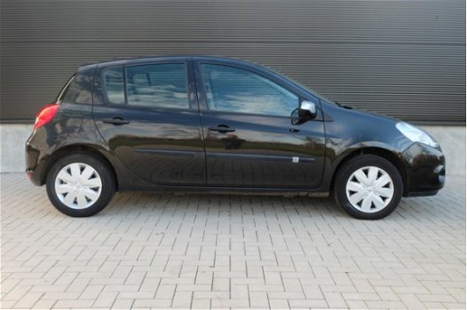 Renault Clio - 1.2 TCE 100PK Navigatie Trekhaak NL-auto - 1