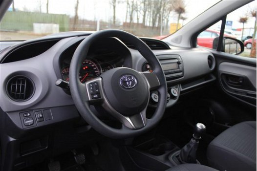 Toyota Yaris - 1.3 VVT-i Now | Rijklaar | Trekhaak | Airco | NAP - 1