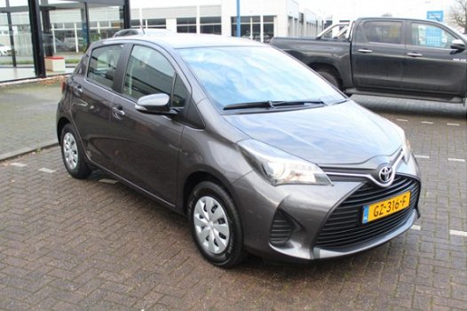 Toyota Yaris - 1.3 VVT-i Now | Rijklaar | Trekhaak | Airco | NAP - 1