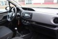 Toyota Yaris - 1.3 VVT-i Now | Rijklaar | Trekhaak | Airco | NAP - 1 - Thumbnail