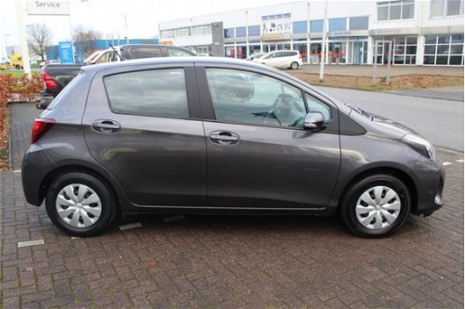 Toyota Yaris - 1.3 VVT-i Now | Rijklaar | Trekhaak | Airco | NAP - 1