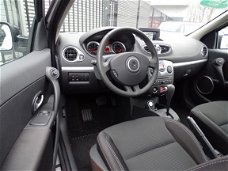 Renault Clio - 1.6 20th Anniversary Automaat Navig., Climate, Cruise, Lichtm. velg