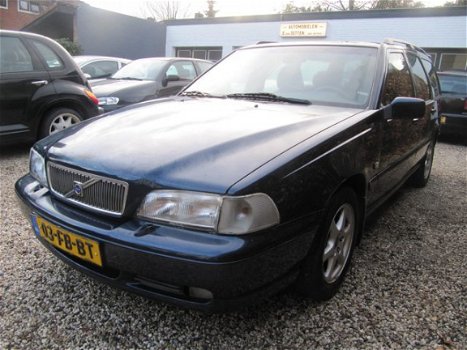 Volvo V70 - 2.4 Europa Automaat - 1