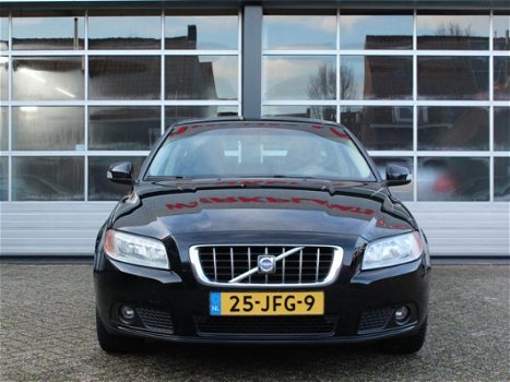 Volvo V70 - 2.0D Limited Edition (Lederen interieur, Navigatie, Airconditioning, Bluetooth, Cruise C - 1