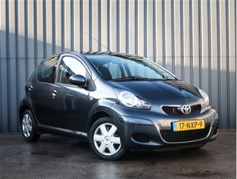 Toyota Aygo - 1.0-12V, 5 Drs. Comfort Navigator, 100 % Dealer Onderh., Airco, NL-Auto - 1