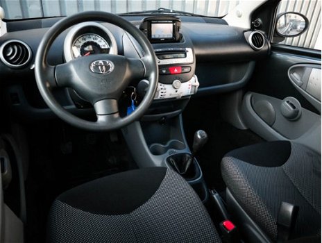 Toyota Aygo - 1.0-12V, 5 Drs. Comfort Navigator, 100 % Dealer Onderh., Airco, NL-Auto - 1