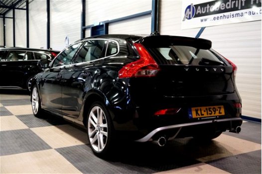 Volvo V40 - 2.0 D4 140kW/190pk Aut8 Nordic+ Sport CLIMA + CRUISE + FULL LED HIGH BEAM + NAVI SENSUS - 1