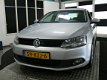 Volkswagen Jetta - 1.6 TDI BLUEMOTION-AIRCO-CRUISE-MOOIE AUTO - 1 - Thumbnail