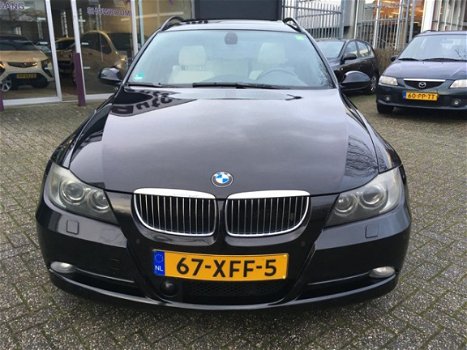 BMW 3-serie Touring - 330d Dynamic Executive / UNIEK VOL / PANO / NAVI / LEDER / ACTIVE CRUISE / STA - 1