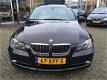 BMW 3-serie Touring - 330d Dynamic Executive / UNIEK VOL / PANO / NAVI / LEDER / ACTIVE CRUISE / STA - 1 - Thumbnail