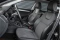Skoda Octavia Combi - 1.6 TDI Greentech Ambition Businessline NL-Auto Navi schuifdak Cruise Control - 1 - Thumbnail