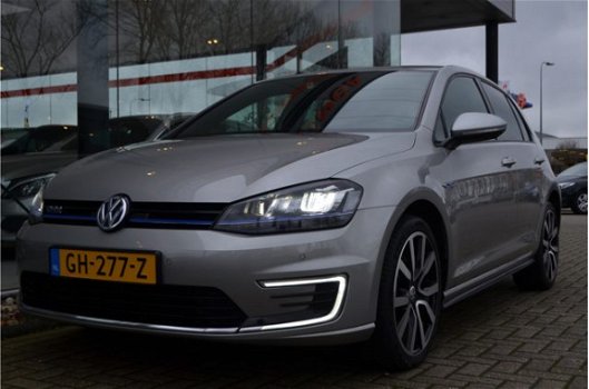 Volkswagen Golf - 1.4 TSI GTE E6, Ex Btw, NL Auto, 18 Inch, Do.Glas, Full Led, 2x Pdc, Wegklapbare t - 1