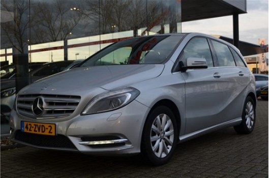 Mercedes-Benz B-klasse - 180 Ambition, NL Auto, Xenon Led, Navigatie, 2x Pdc, Airco, Cruise, Hoge zi - 1