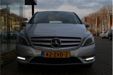 Mercedes-Benz B-klasse - 180 Ambition, NL Auto, Xenon Led, Navigatie, 2x Pdc, Airco, Cruise, Hoge zi