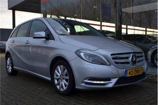 Mercedes-Benz B-klasse - 180 Ambition, NL Auto, Xenon Led, Navigatie, 2x Pdc, Airco, Cruise, Hoge zi - 1