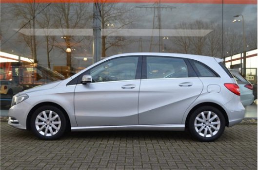 Mercedes-Benz B-klasse - 180 Ambition, NL Auto, Xenon Led, Navigatie, 2x Pdc, Airco, Cruise, Hoge zi - 1