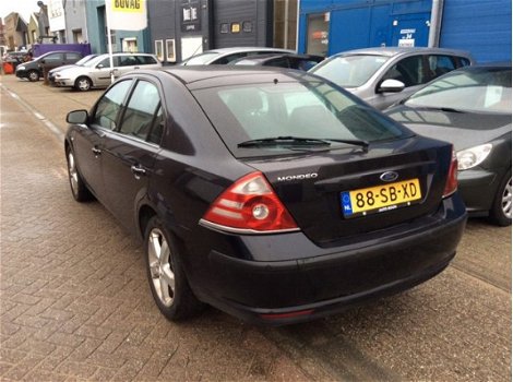 Ford Mondeo - 2.0 16V Platinum - Full Options - geen APK - 1