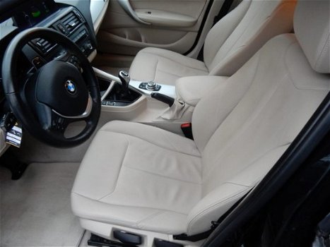 BMW 1-serie - 116i Upgrade Edition CRUISE NAVI CLIMA LEER BLUETOOTH - 1