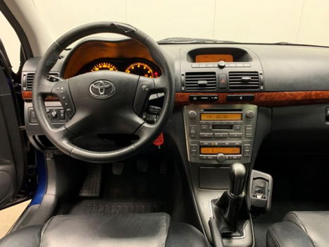 Toyota Avensis Wagon - 2.0 VVTi Executive LEDER-ECC-TREKHAAK-DAKRAIL-PDC-LMV End Of Year Sale - 1