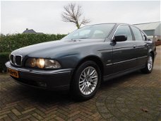 BMW 5-serie - 523i Executive | Nieuwe APK | Young Timer| Automaat | Navi | Zeer netjes |