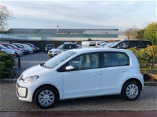 Volkswagen Up! - 1.0 60PK MOVE UP / AIRCO / PDC / 2017