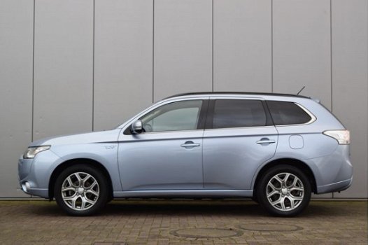 Mitsubishi Outlander - 2.0 PHEV Instyle 20.563, - Incl Btw Navi Leder Stoelverw Open Dak Camera Crui - 1