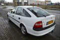 Opel Vectra - 1.6i-16V GL bj96 automaat - 1 - Thumbnail