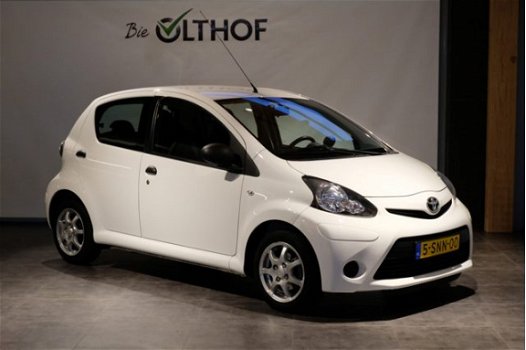 Toyota Aygo - 1.0 VVT-i Now / 5-DRS / AIRCO / - 1