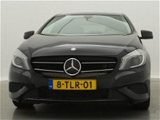 Mercedes-Benz A-klasse - 180 4U3 // Navi / Xenon / Parkeersensoren / Sportstoelen