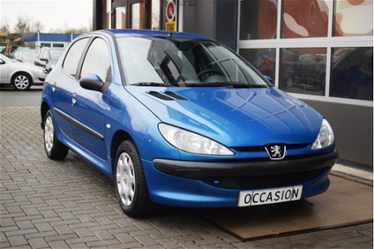 Peugeot 206 - 1.4 Pop' Art 5-deurs/Airco/trekhaak - 1