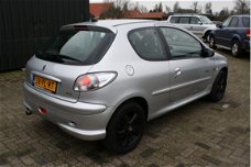 Peugeot 206 - 1.6-16V Quiksilver