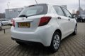 Toyota Yaris - 1.0 VVT-i Now , Airco, 5drs Licht metaal + € 350 - 1 - Thumbnail