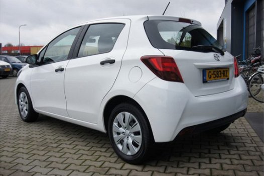 Toyota Yaris - 1.0 VVT-i Now , Airco, 5drs Licht metaal + € 350 - 1